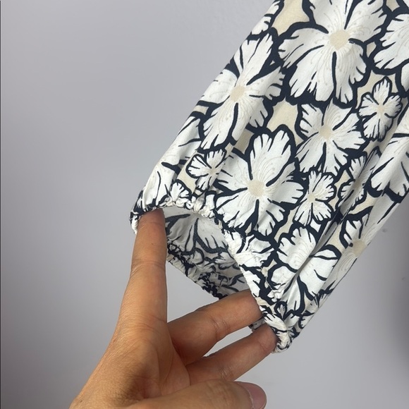 Olsen Casual Floral Black White & Cream Relaxed Fit Blouse Size M/L 12 - Picture 5 of 10